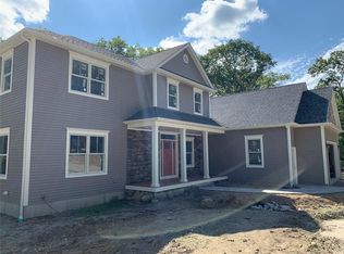 15 Knight View Dr, West Greenwich, RI 02817