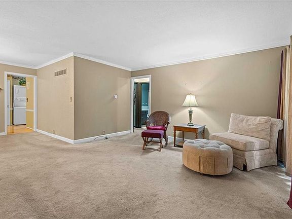3rd image of 402 W 104th St #102B