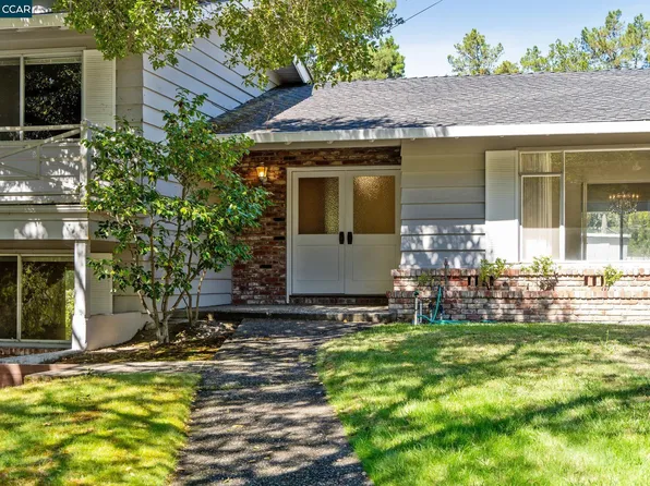23 Arroyo Dr, Moraga, CA 94556