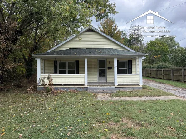 221 W 2nd St, Fulton, MO 65251