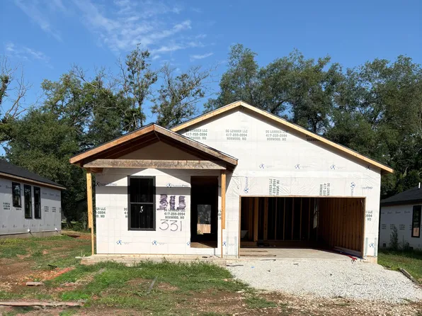 331 S Oak Avenue, Sparta, MO 65753
