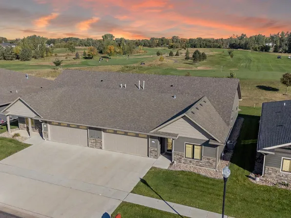 602 Ash Creek Dr, Beresford, SD 57004