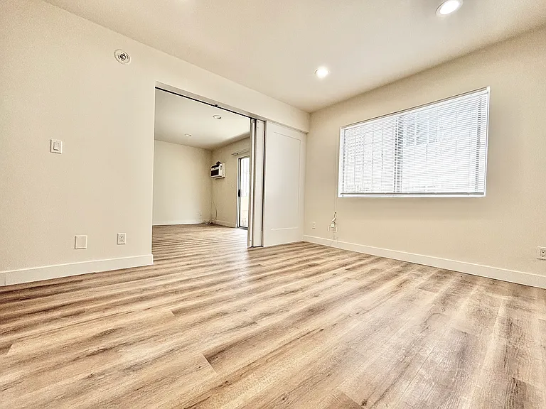 1784 N Sycamore Property — Photo 9