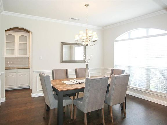 3rd image of 4704 Saint Charles Ct