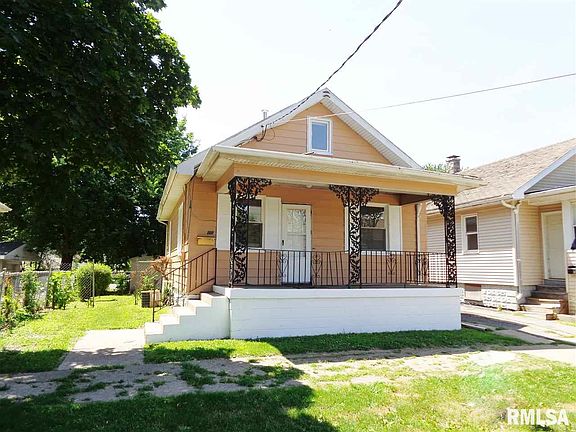 3rd image of 1911 N California Ave