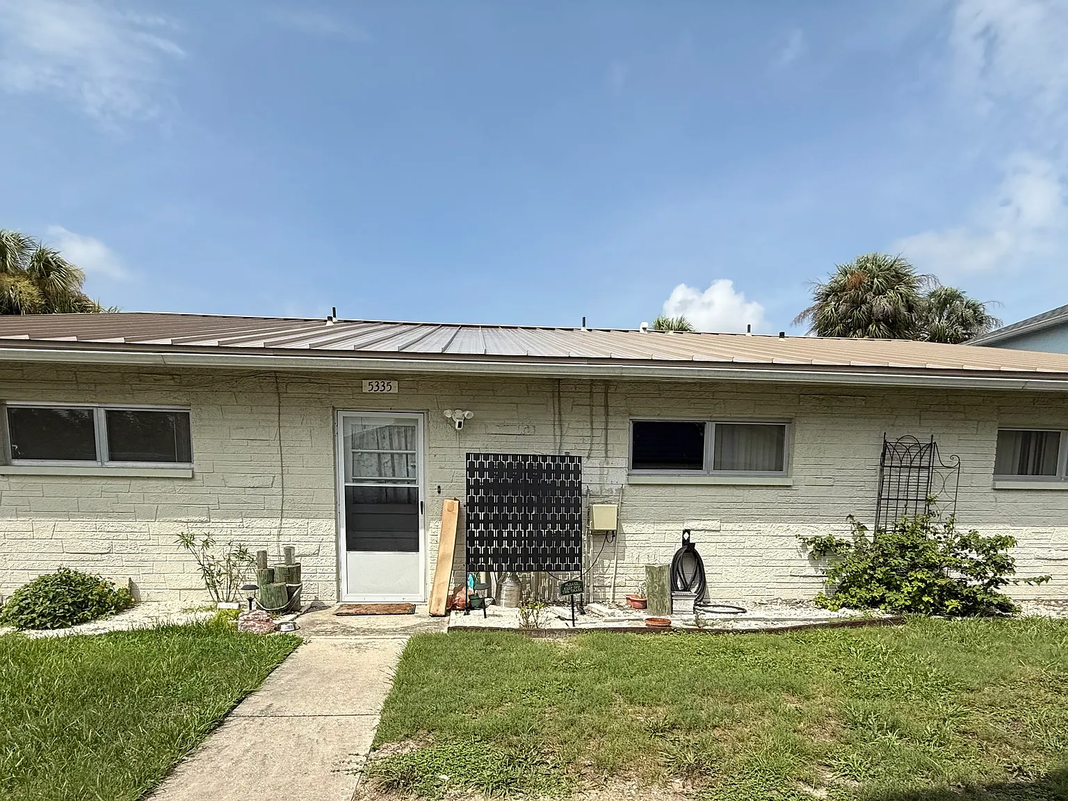 5333 Cotee River Dr — Photo 2
