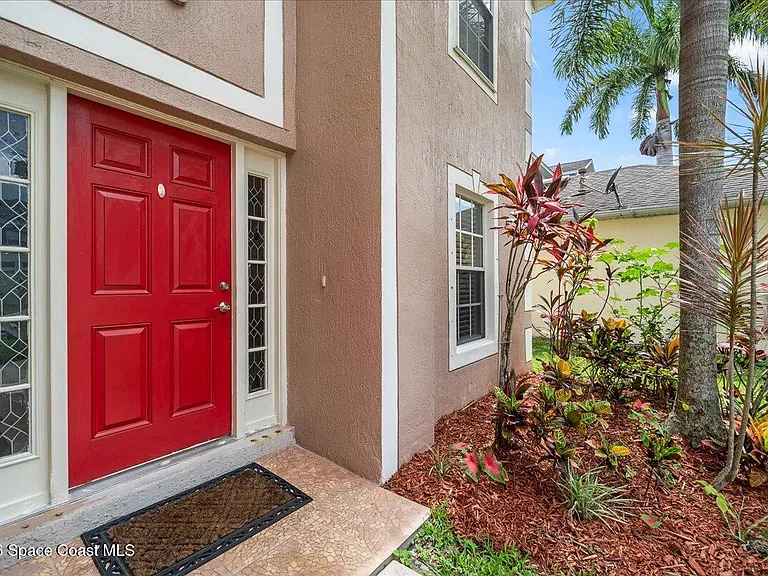 4635 Elena Way — Photo 4