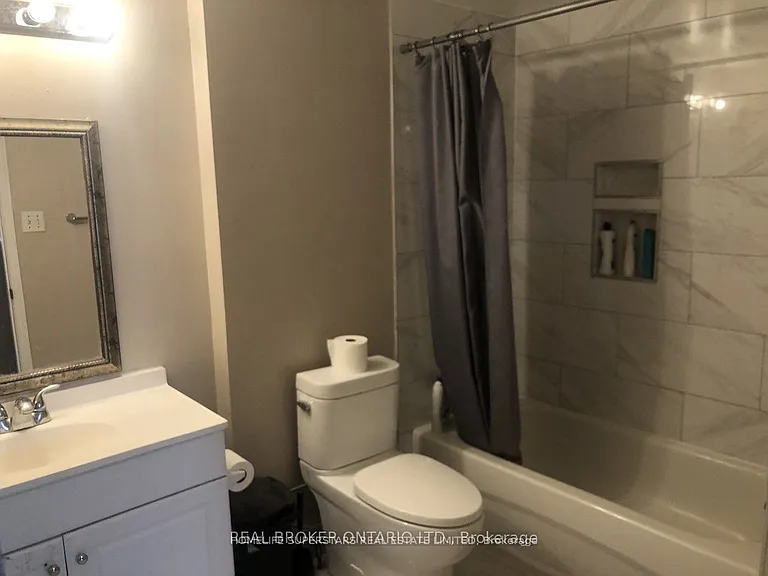 2555 Thomas St #1 — Photo 25