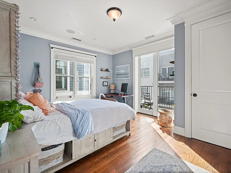 3 M St #6 — Photo 10