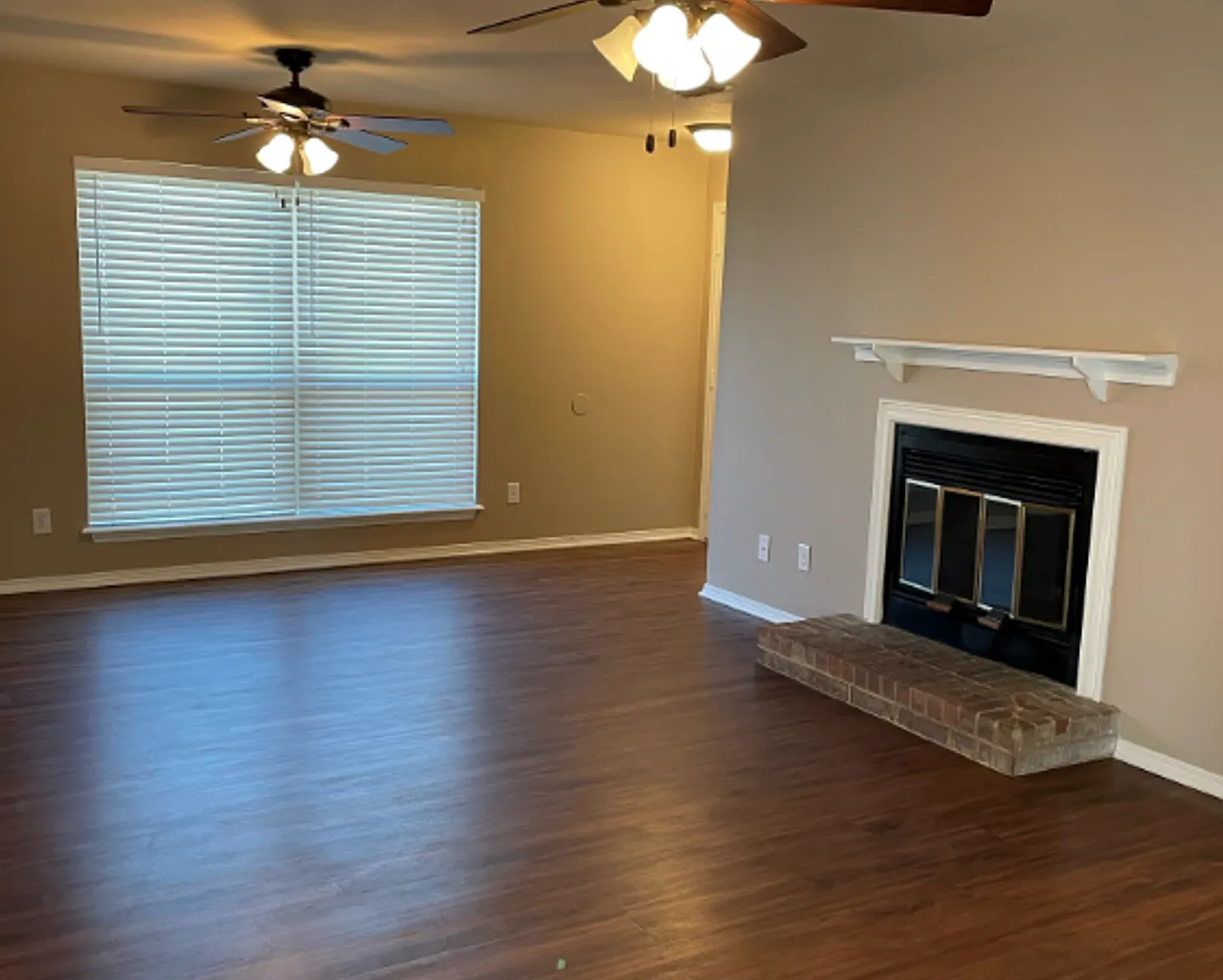 Azalea Court Duplexes — Photo 2
