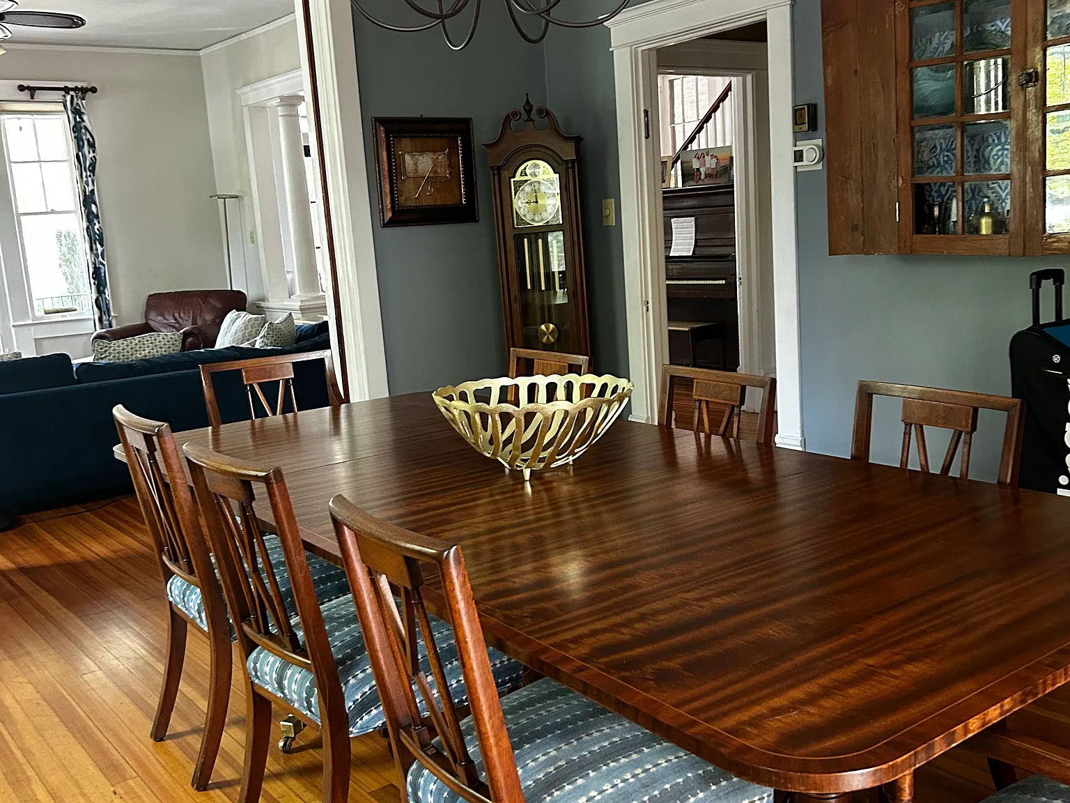4 bed, 3.5 bath, 3731 sqft, $4,000 — Photo 3