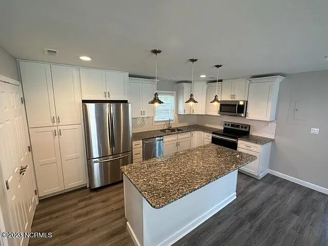 1520 Hickman Rd NW — Photo 5