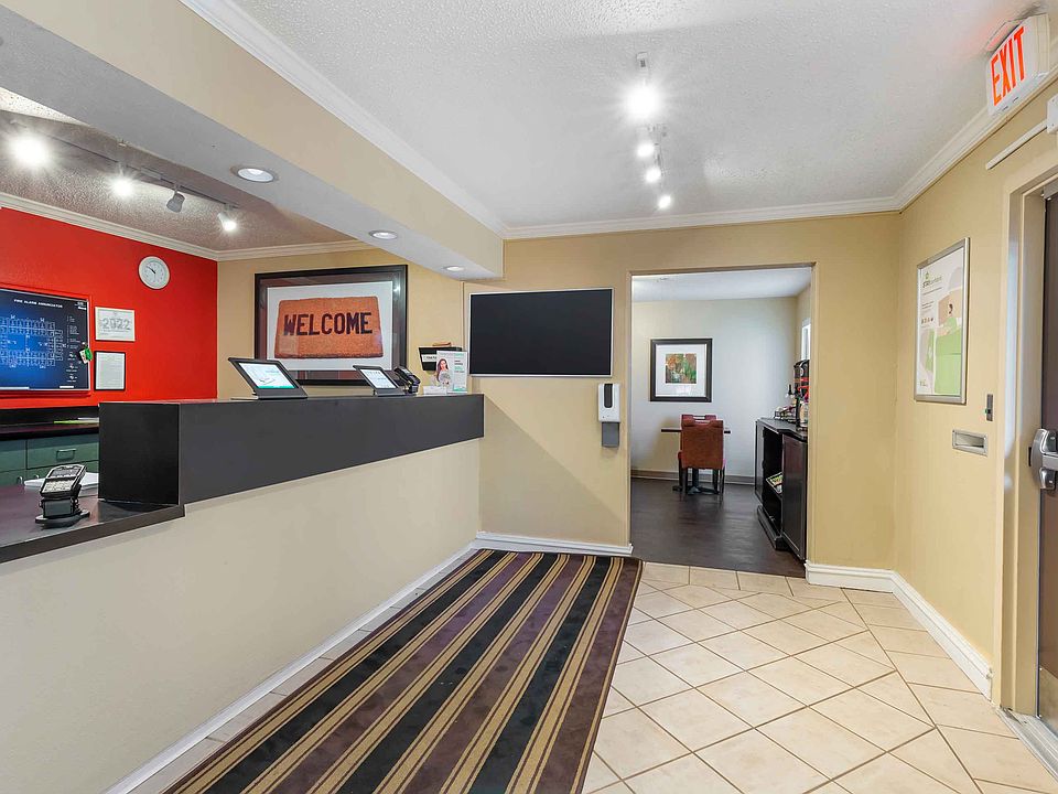 Lobby and Guest Check-in