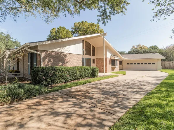 8919 Manhattan Dr, Houston, TX 77096