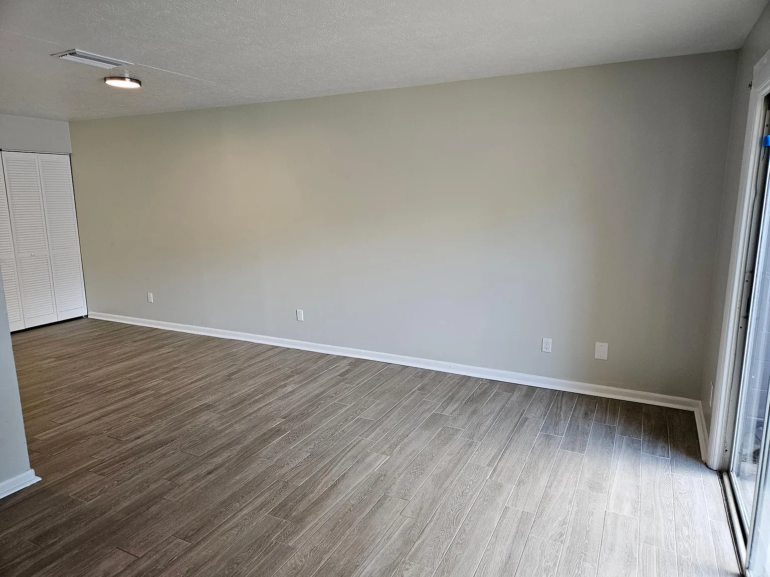 3950 SE 17th Ct — Photo 3