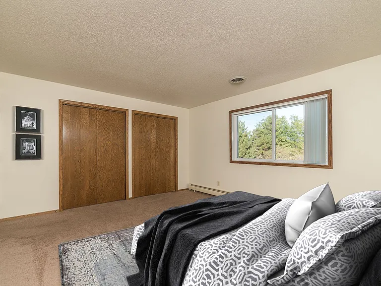 2809 W 33rd St — Photo 15