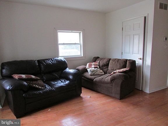 2nd image of 301 Brighton Ave