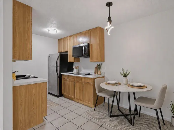2616 Harriet Ave APT 204, Minneapolis, MN 55408
