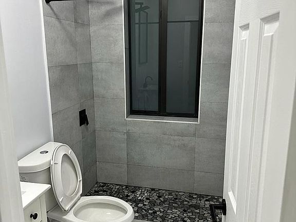 4th image of 1639 Madison St #2