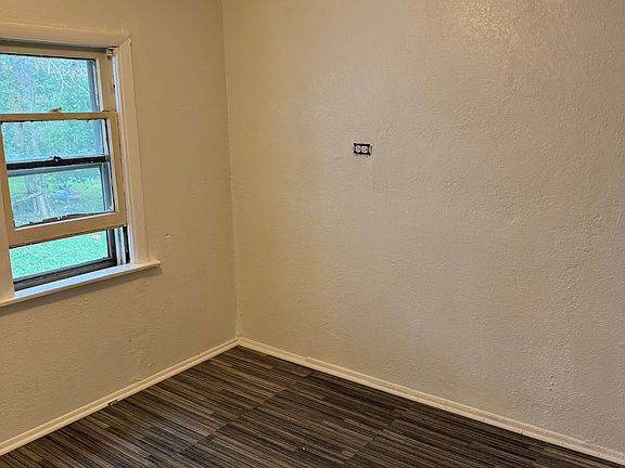 5th image of 2918 N 42nd St