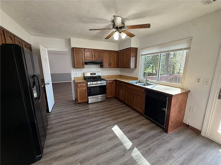 3815 Samia Ct — Photo 14