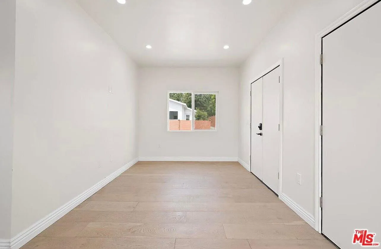 2 bed, 600 sqft, $2,500 — Photo 4