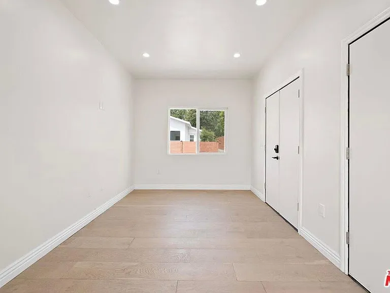 3122 Chaucer St — Photo 3