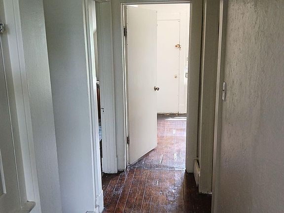 5th image of 2145 Dorr St