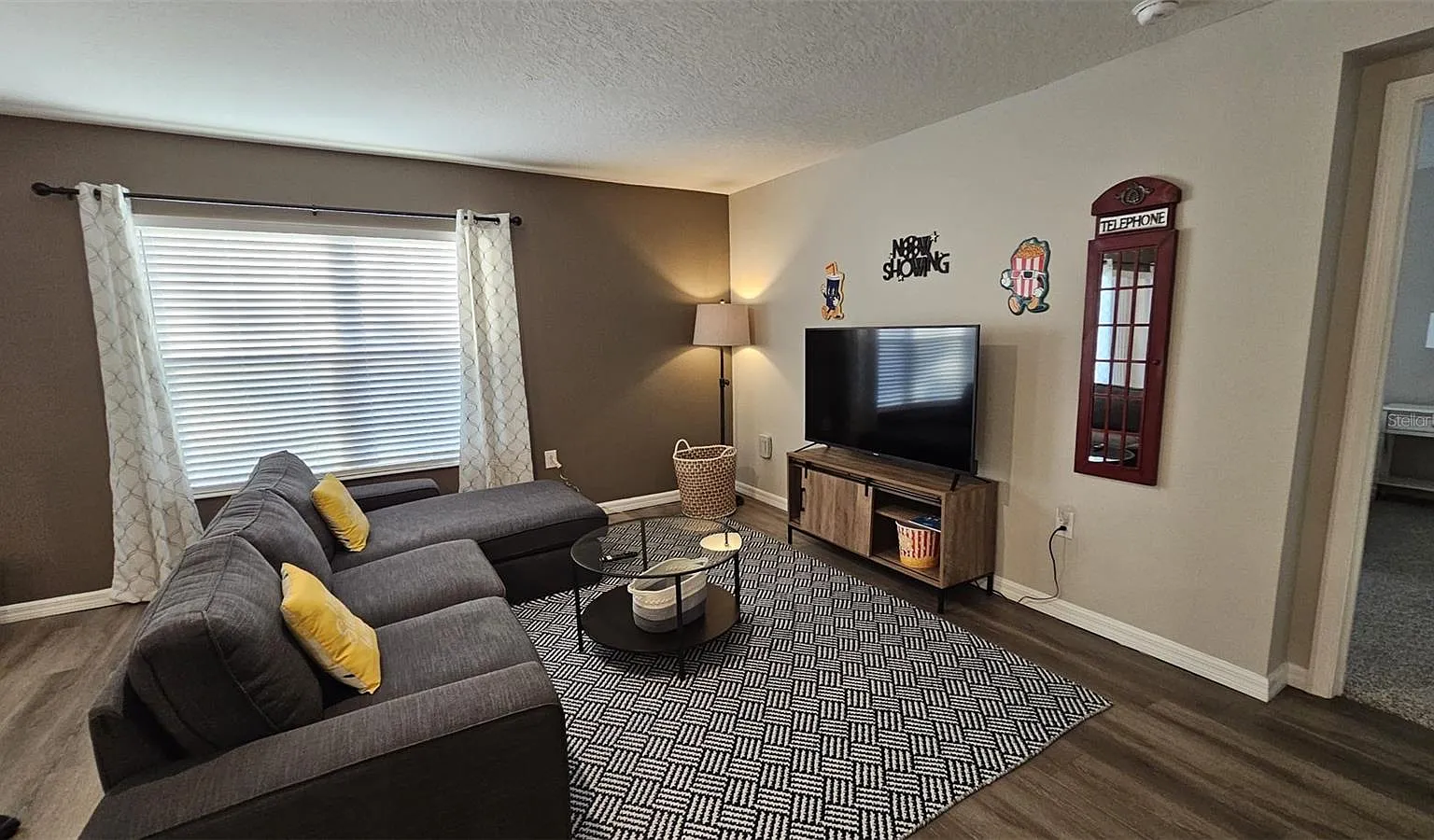 4 bed, 2.0 bath, 1717 sqft, $2,250 — Photo 4
