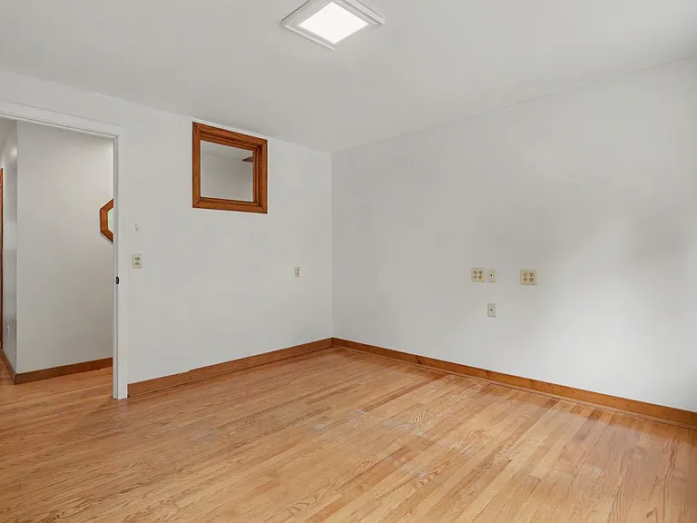 52 Stanley Rd — Photo 26