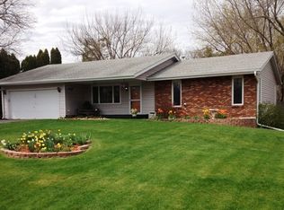 6444 Graydon Rd, Rockford, IL 61109