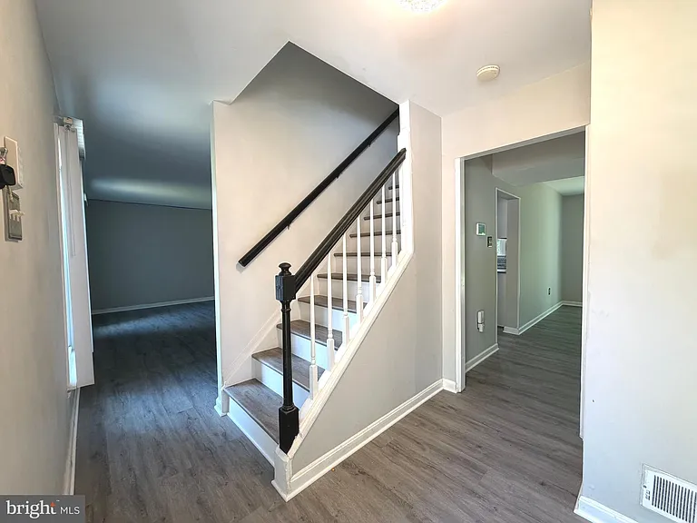2063 Red Spruce Ct — Photo 2