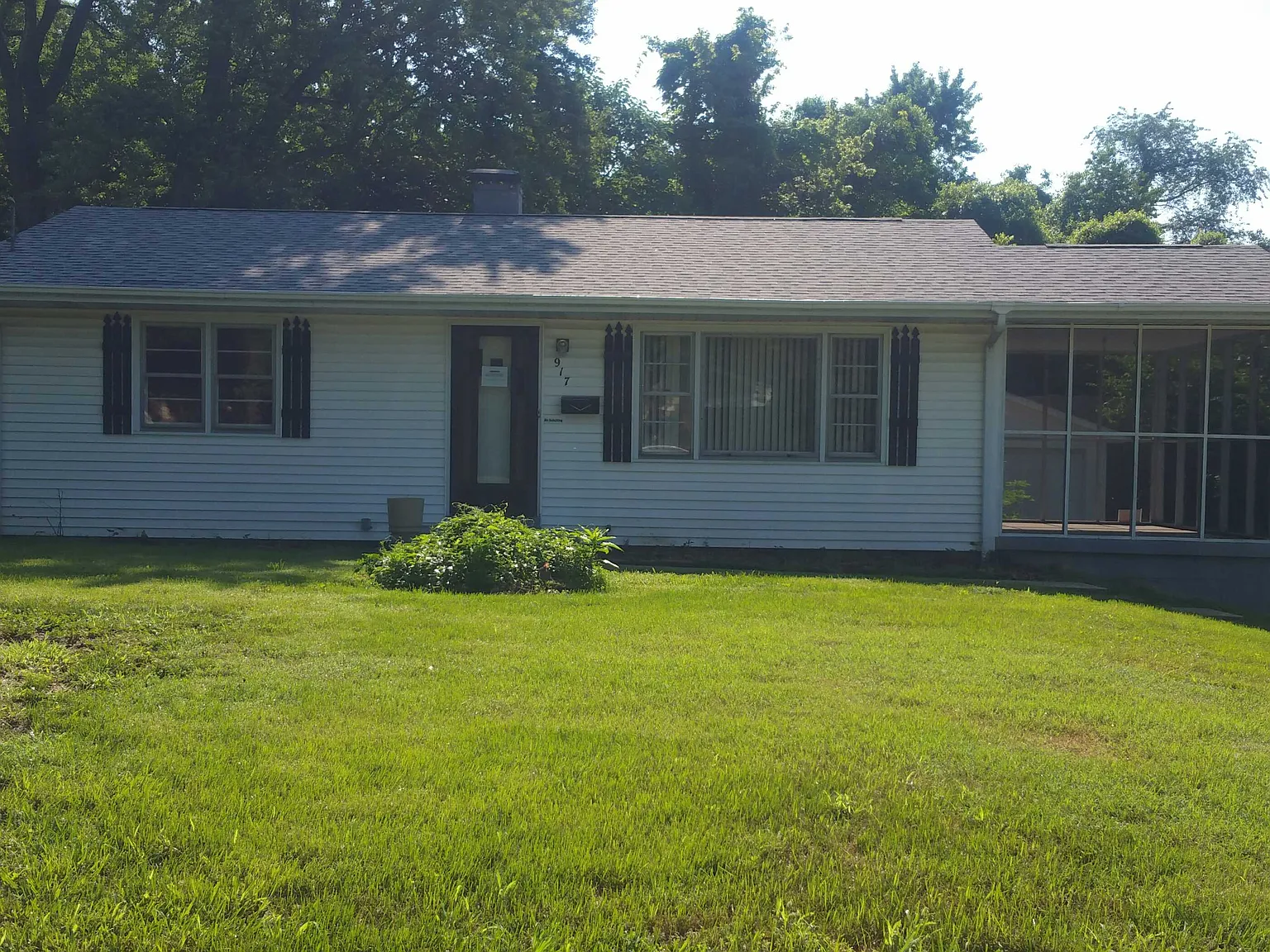 917 Dina Ave photo 1