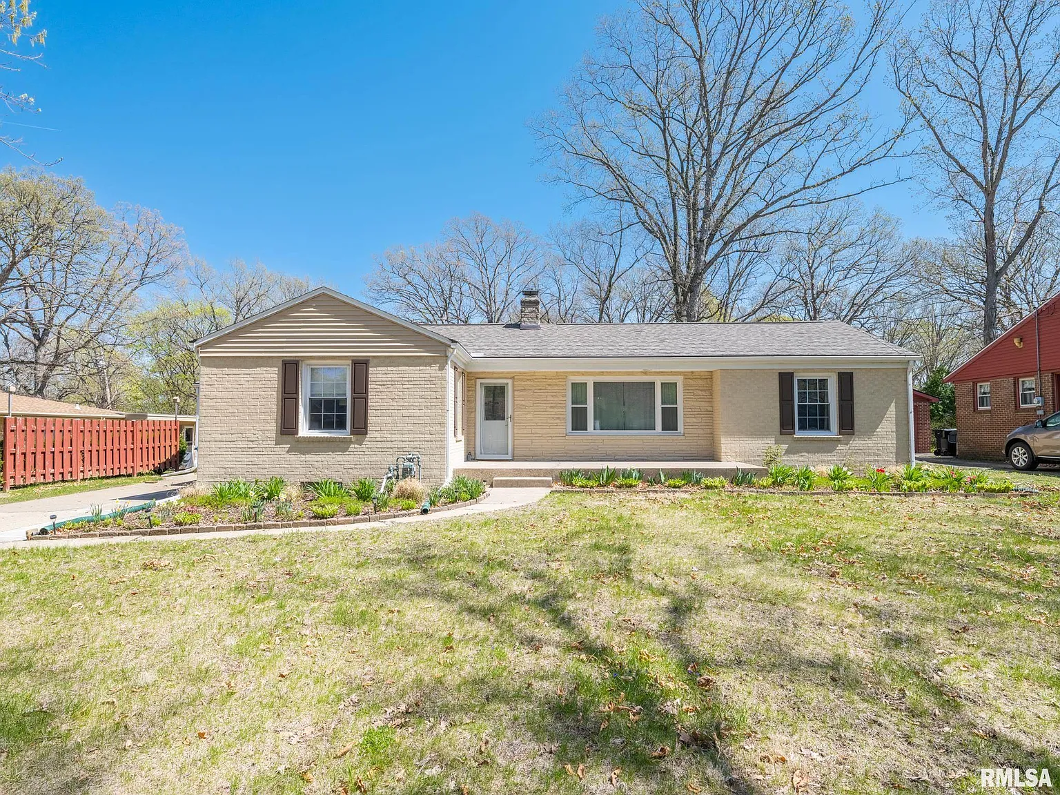 103 Shady Knolls Dr photo 1