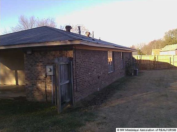 3rd image of 6300 Shady Glen Cv