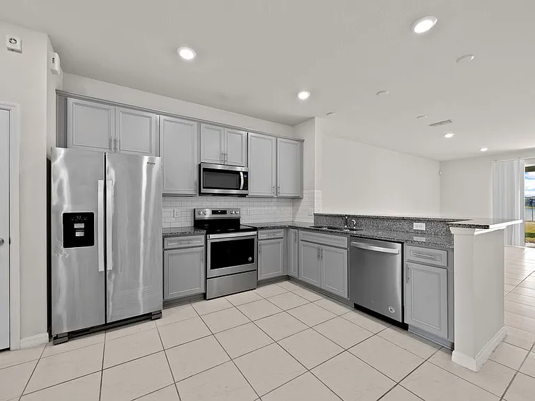 3971 Plainview Dr — Photo 36