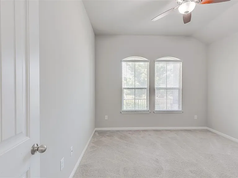 11608 Reading Ct — Photo 20