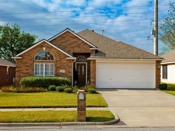 3209 Broadmoor Dr, Bryan, TX 77802