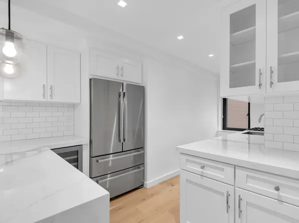 25 Sutton Place South image 4 of 20