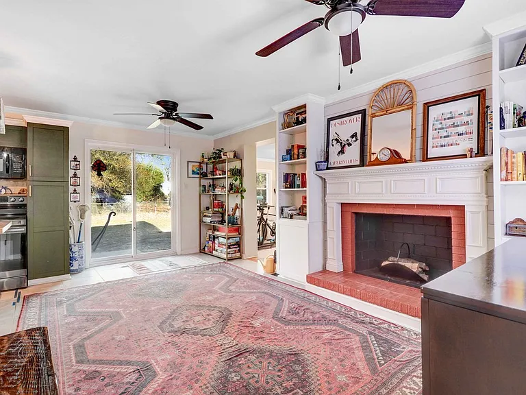 202 Deluca Rd — Photo 8