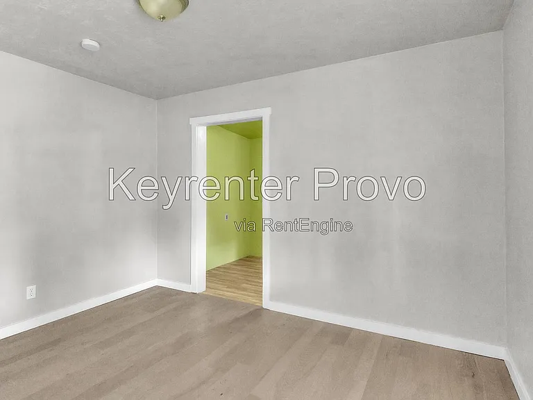 1304 E 520 South St — Photo 8