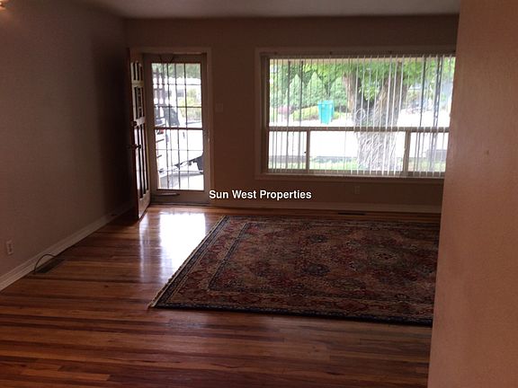 4th image of 1014 N Monterey Ave