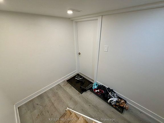 5th image of 9 Sanderson Rd