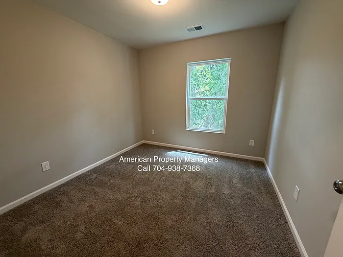 504 N Broad St — Photo 6