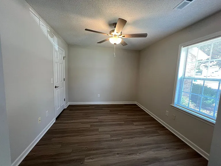 122 Springwood Ln — Photo 5