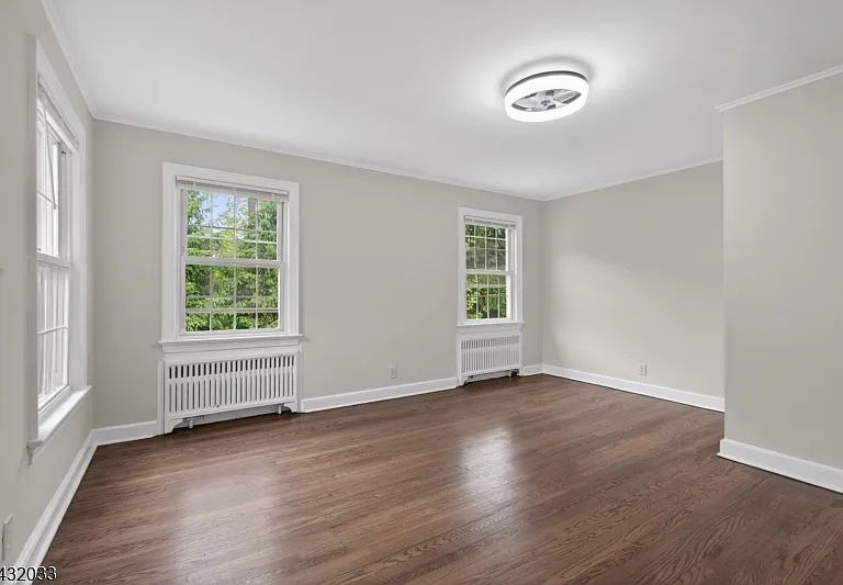 180 Summit Ave #F — Photo 13