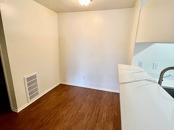 4th image of 201 W Spence St #5-B