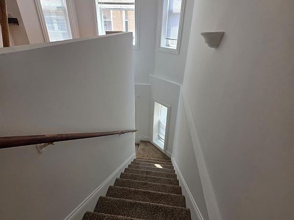 2nd image of 6321 N Artesian Ave APT 1E