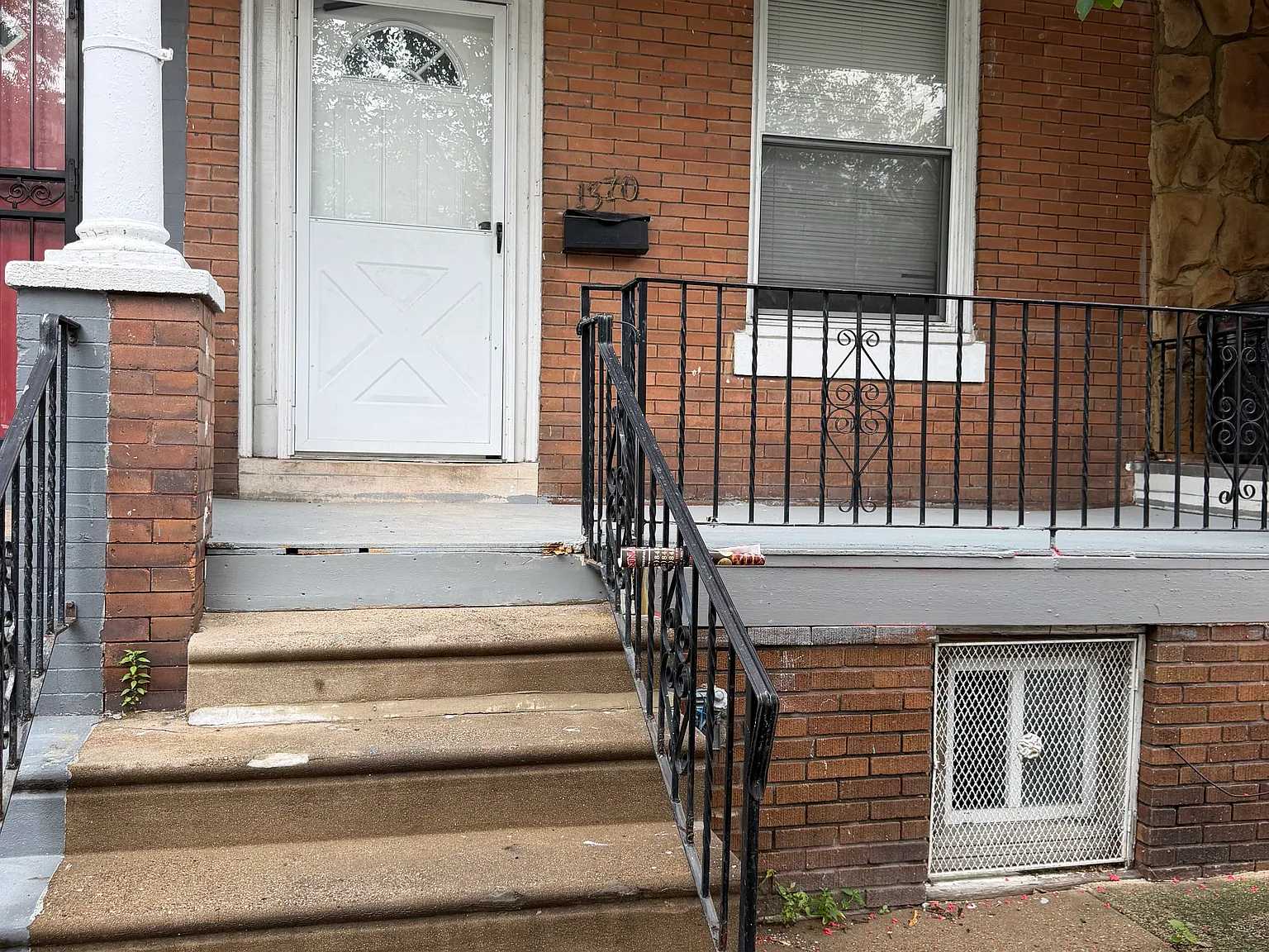 3 bed, 1260 sqft, $1,900 — Photo 2