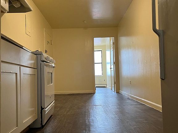 3rd image of 464 E 155th St #3A
